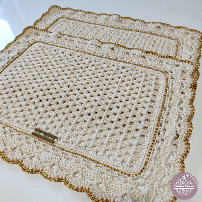 Peças em crochê feitas à mão