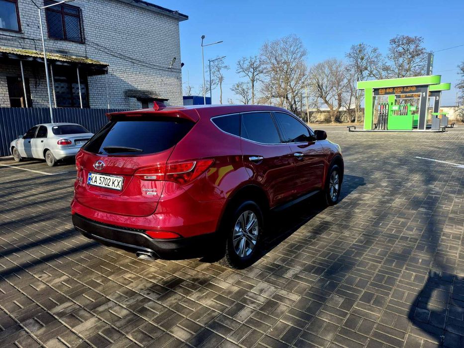 Продам Hyundai Santa FE 2015 года