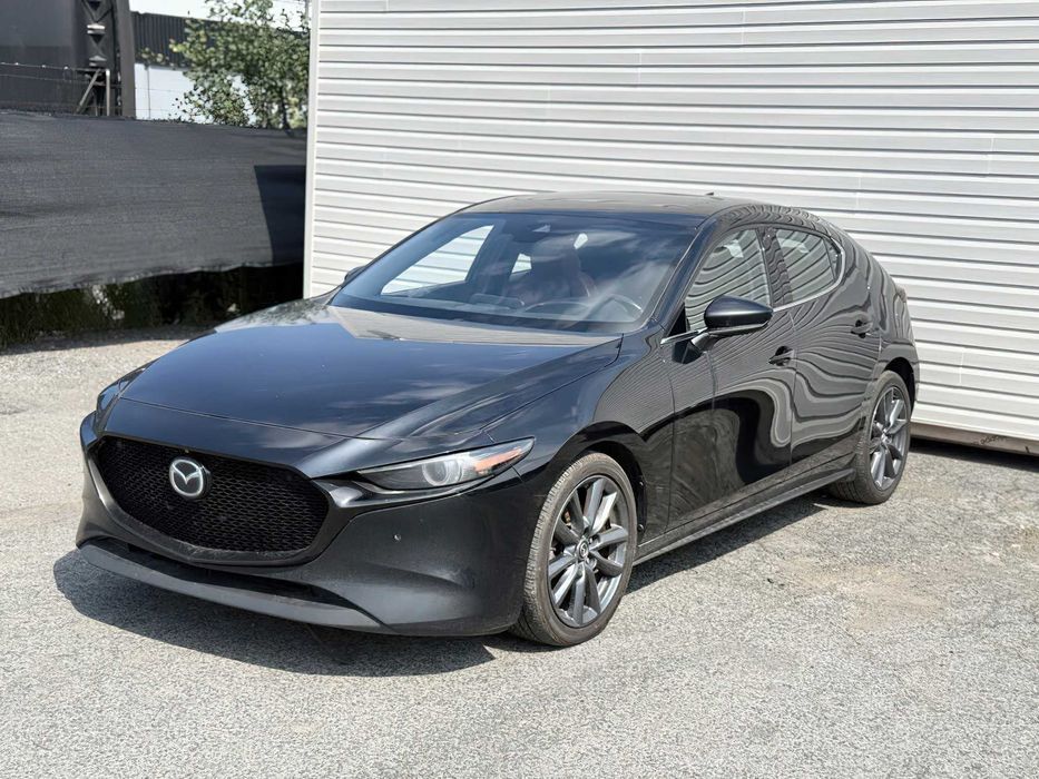 Mazda 3      2021
