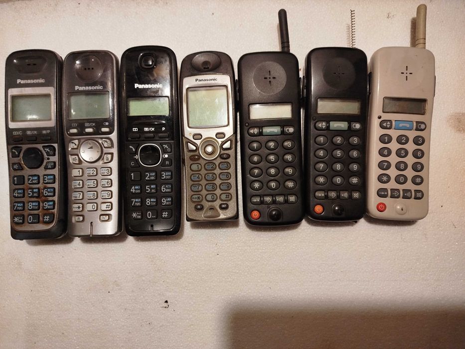 04.12 Лот мобільних, захищених, радіотелефонів та смартфонів. Вживані.