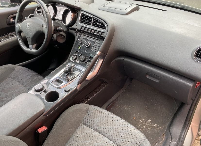 Peugeot 3008 hibrida para peças