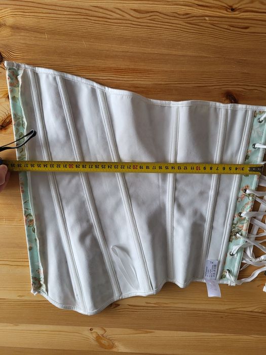 Квітчатий корсет на кісточках