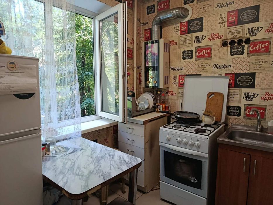 Продам 1 ком. квартиру в центре, н. Независимой Украины на 2 этаже пятиэтажного дома