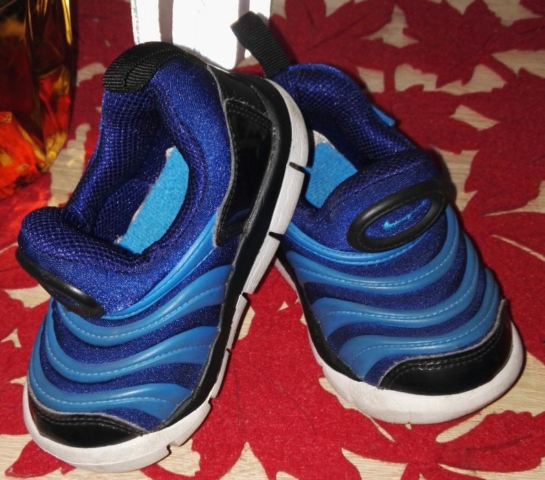 Buty sportowe nike niebieskie,rozm 22
