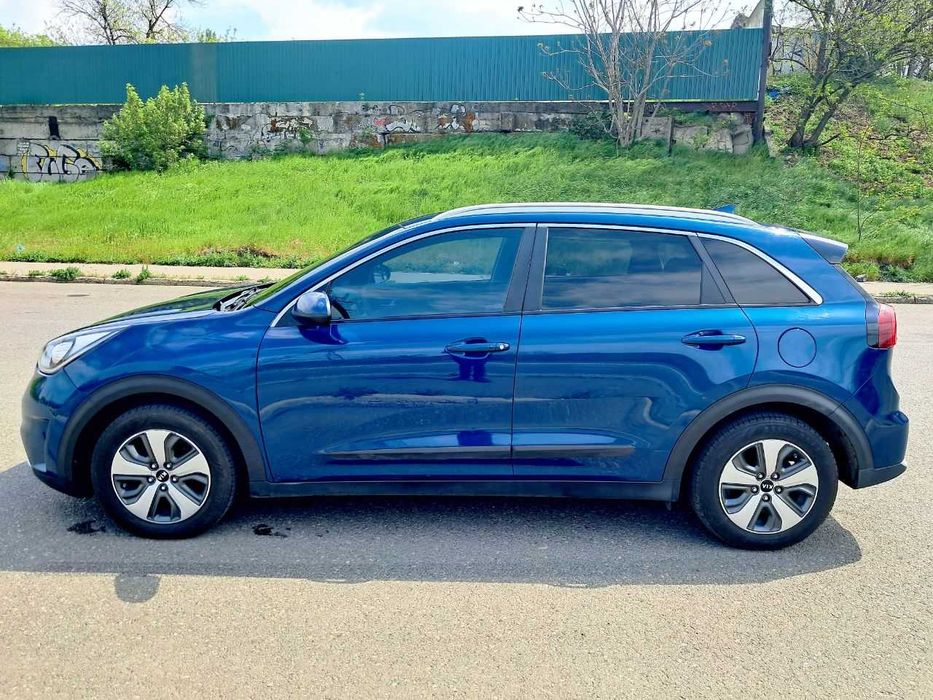 Kia Niro гибрид 1.6
