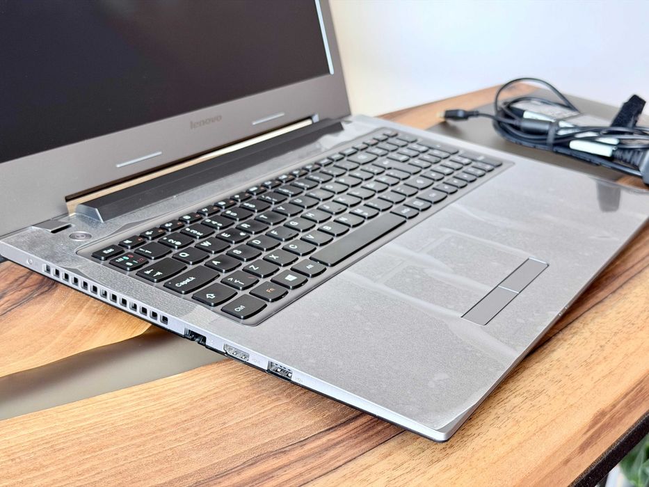 Lenovo IdeaPad S500/ Celeron N1017U / 8GB RAM / 256GB SSD / 15,6 HD