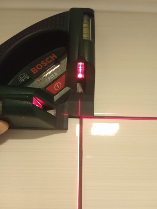 Нивелир лазерный BOSCH для укладки плитки и ламината PLT 2.