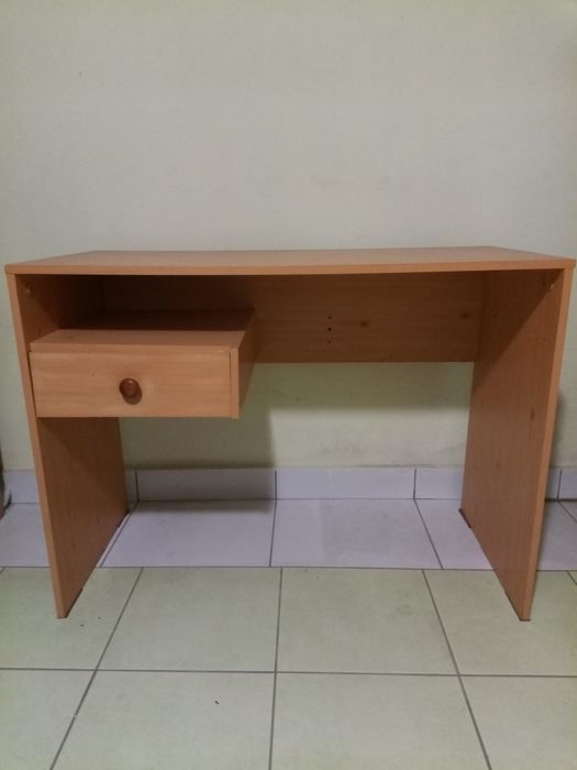 Biurko z szufladą