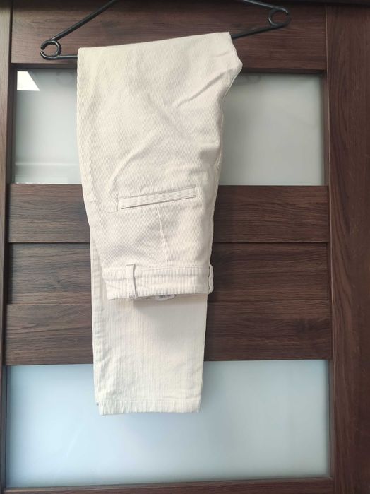 Spodnie sztruksowe Reserved S
