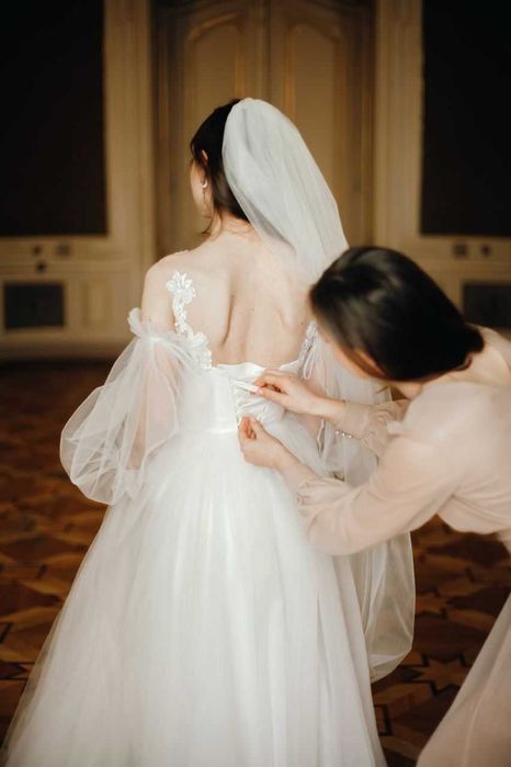 Продаю свою весільну сукню