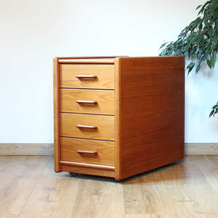 Duńska tekowy szafka cargo na kółkach vintage teak