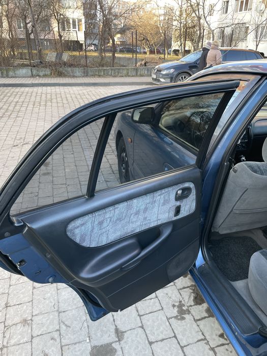 Продам Mazda 626 GF 1.8