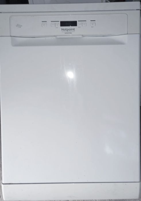 Máquina lavar louça Ariston como nova