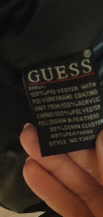 Śliczna kurtka damska ocieplana puchowa Guess