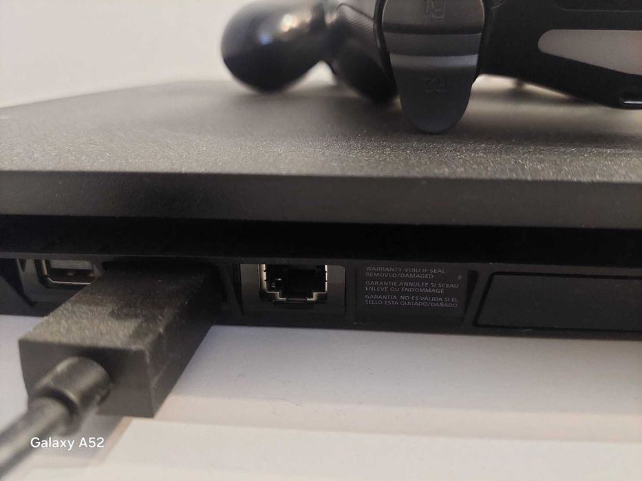 Продам PS 4 slim 2 гейпада
