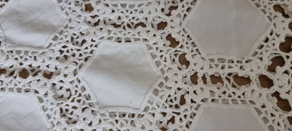 Toalha em linho e renda