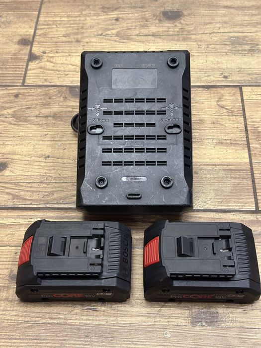 [Zestaw] Ładowarka BOSCH GAL 18V-160C | 2x bateria 18V 4AH ProCore