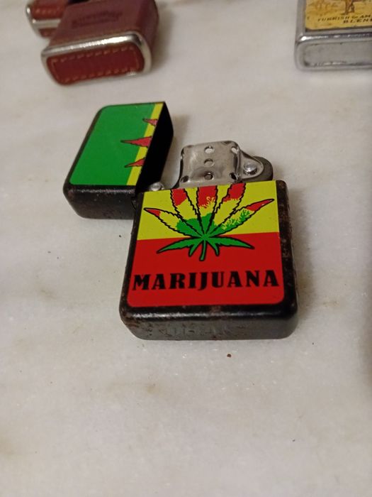 Conjunto de 3 Isqueiros de Coleccionador