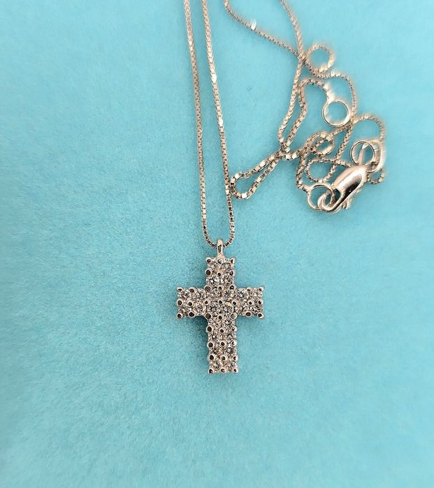 Подвеска с цепочкой и бриллиантами