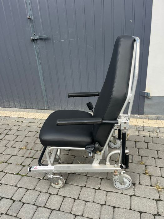 Fotel kardiologiczny dla niepełnosprawnych chorych Krzesło transportowe