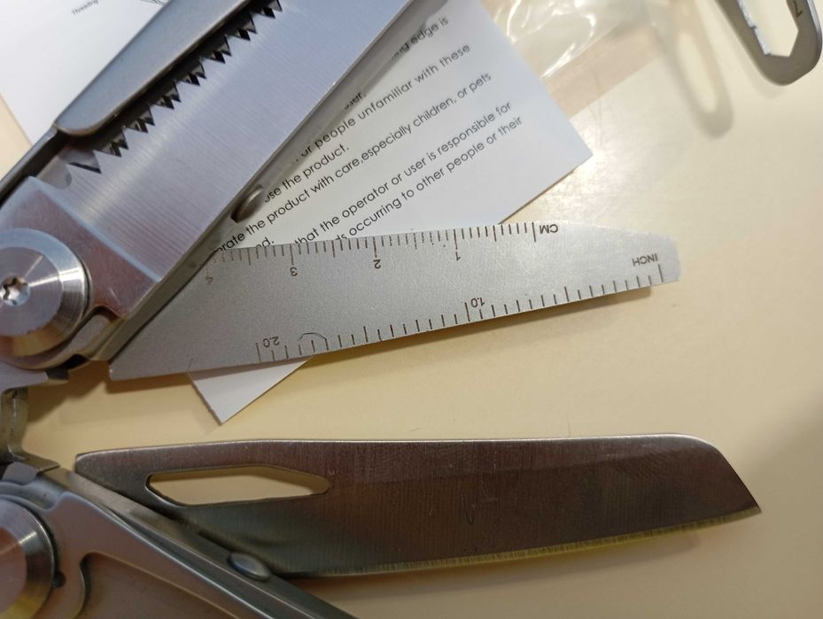 Multitool - alicate táctico.