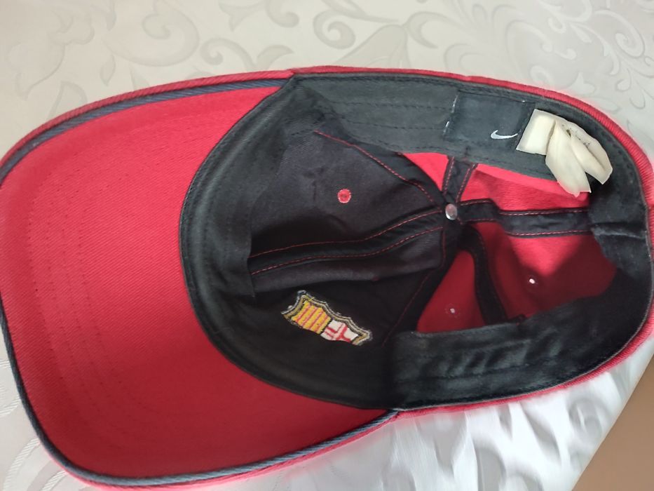 Czapka NIKE FC Barcelony z daszkiem kaszkietówka