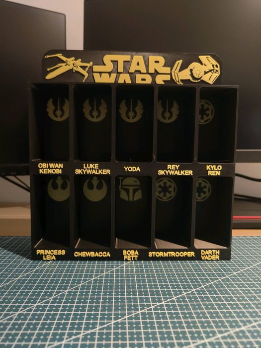 Поличка Star Wars Kinder Joy Зоряні Війни підставка стенд