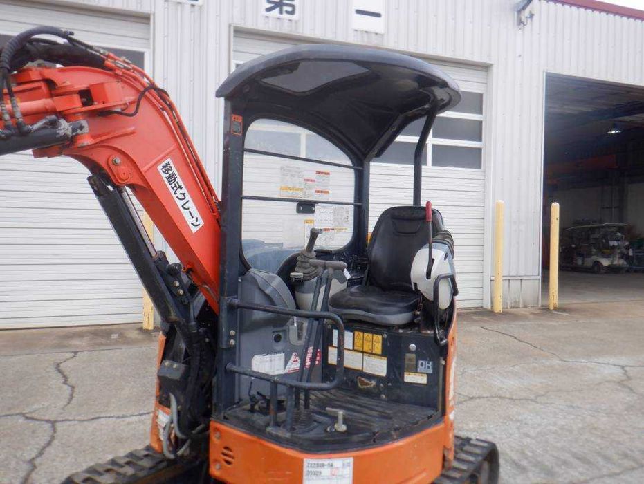 Гусеничний екскаватор HITACHI ZX20UR-5A