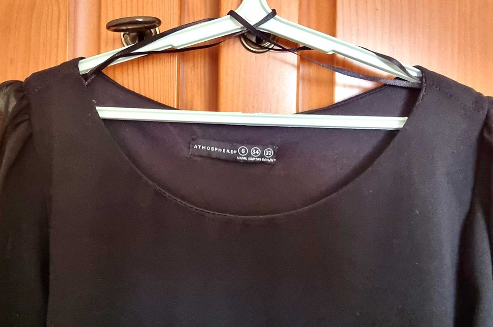 Vestido preto com transparência nas mangas Primark, tamanho 34