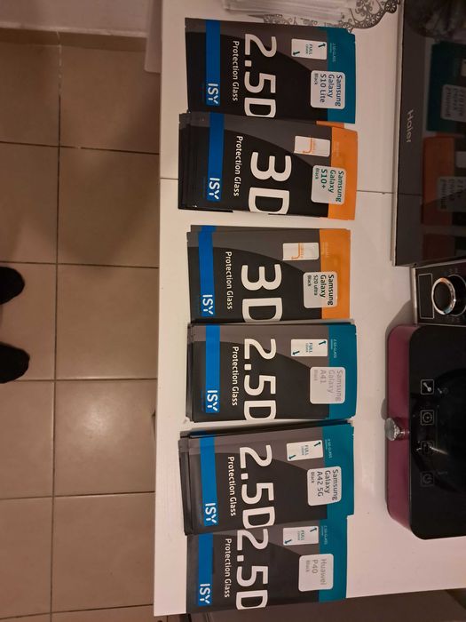 Mozliwosc zarobku na szklach hartowanych i case do telefonow.