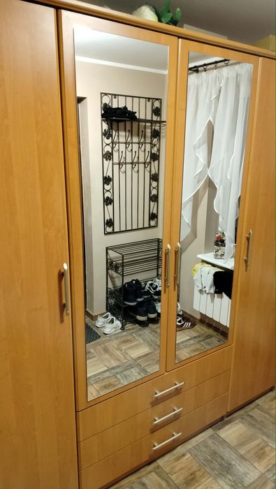 Sprzedam szafę + szafkę na buty