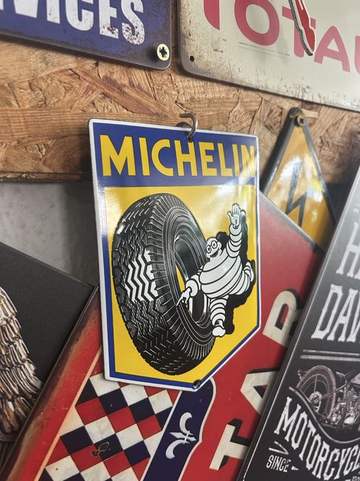 Placa esmaltada Michelin