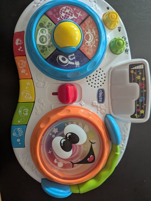 Mesa de atividades musicais Chicco