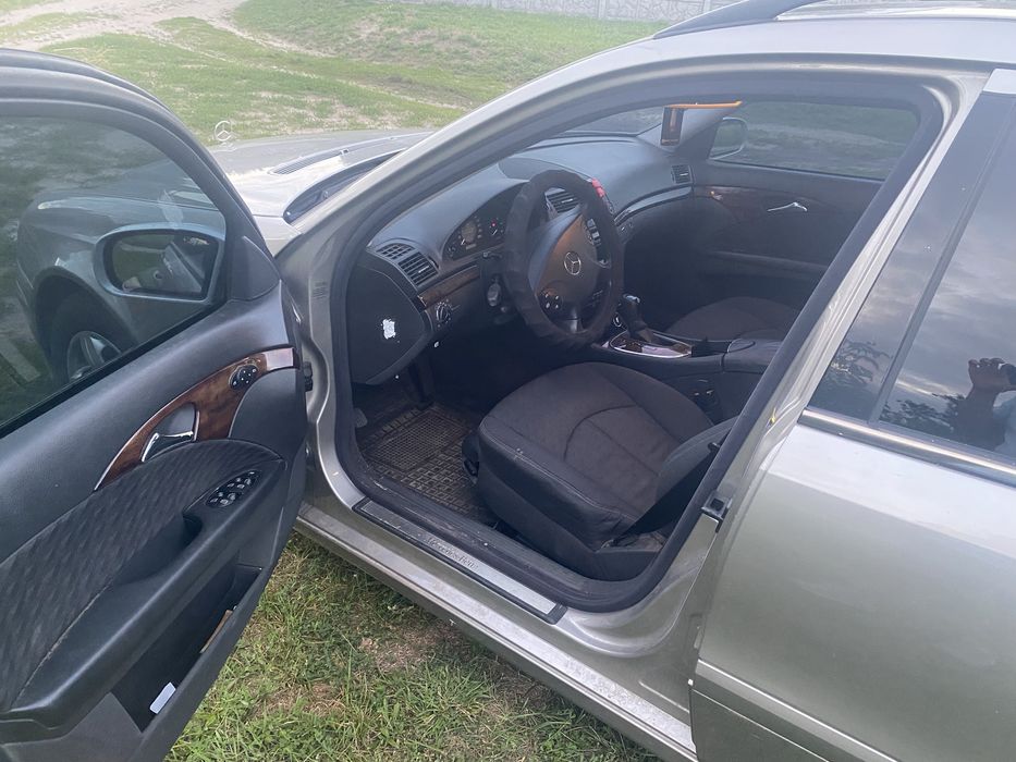 Mercedes-Benz E220