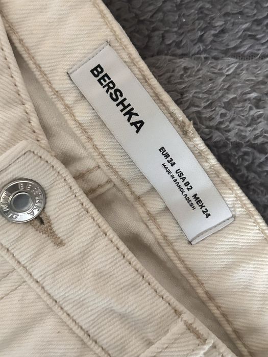 шорти від Bershka