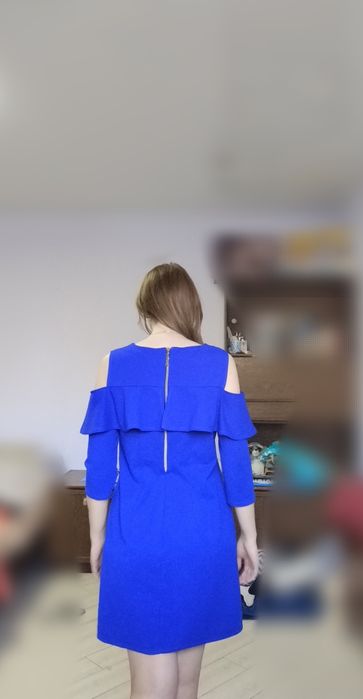 Продам синее платье, с открытыми плечами