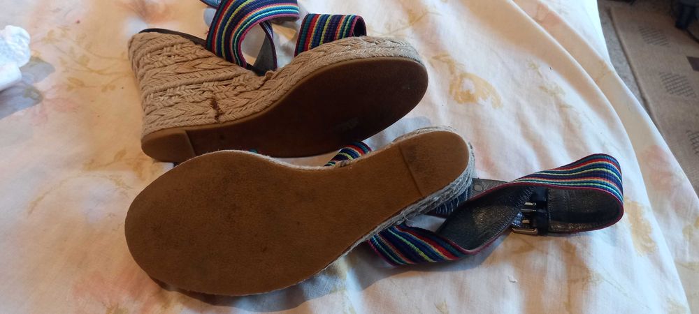 Sandálias de tiras coloridas - 36 - PROF