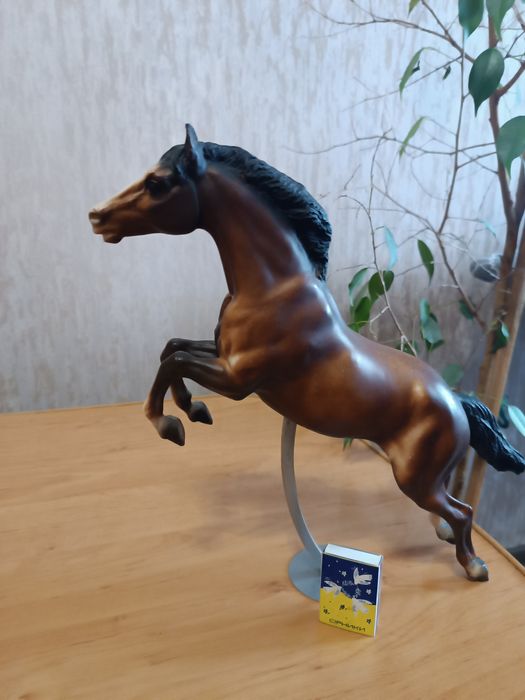 Фигурка лошади коня Бреер Германия коллекционная tradishional