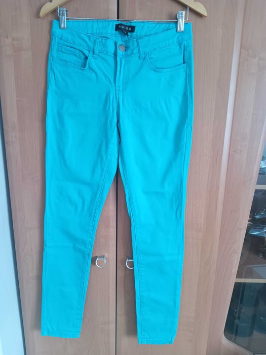 Spodnie w morskim kolorze