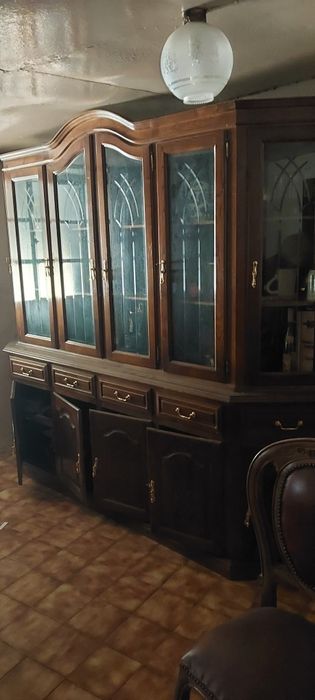 Movel e mesa de madeira