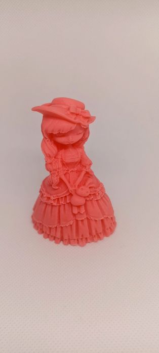 Laleczka mydlana w ozdobnym pudełku.