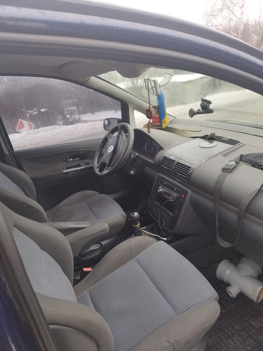 Продам Фольксваген шаран 1.8