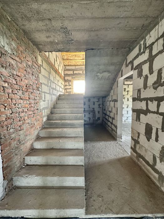 Продаж будинку біля Самбора (Воютичі)