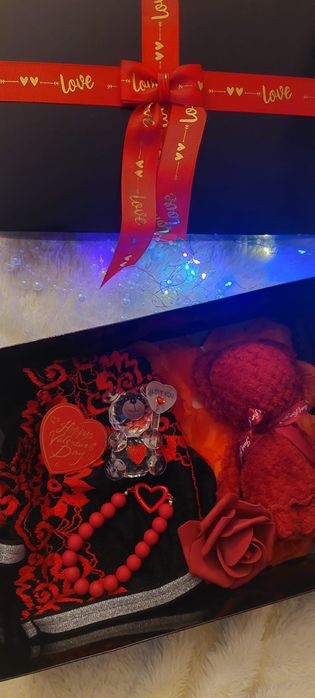 Walentynki prezent dla niej box prezentowy bielizna  bransoletka