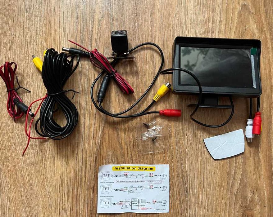 Камера заднего вида с монитором с разметкой