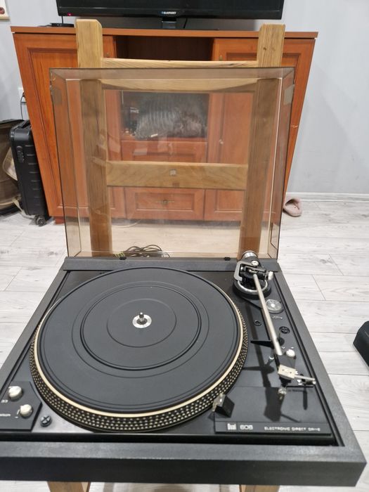 Gramofon DUALA CS 606