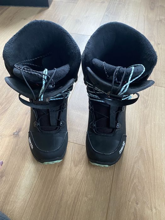 Buty snowboardowe damskie