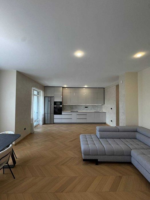 Продаж будинку з ремонтом по вулиці Кульпарківська біля Rivyera City