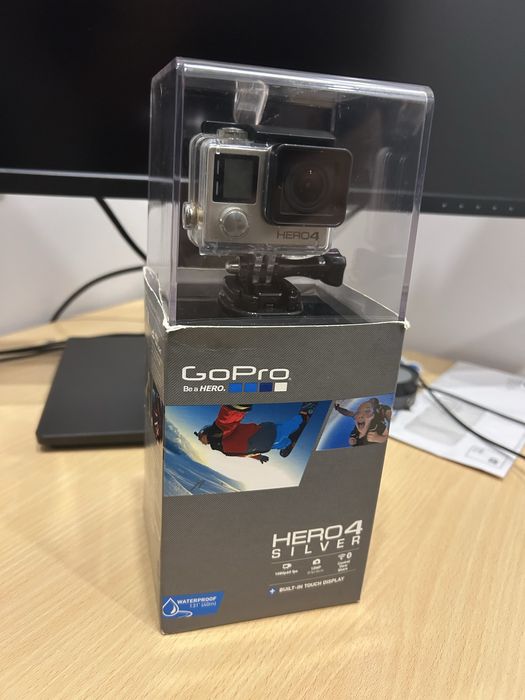 GoPro Hero 4  3 baterias + caixa