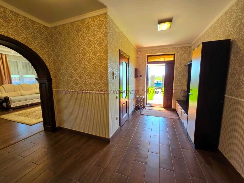 Будинок з ремонтом та меблями , вільний , 9 сот